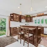 5Min Walk From Love Beach A Spacious Home In Nassau