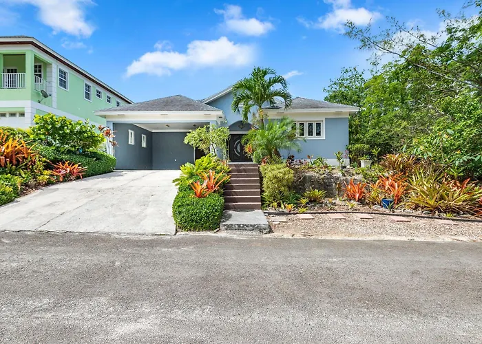 5Min Walk From Love Beach A Spacious Home In Nassau