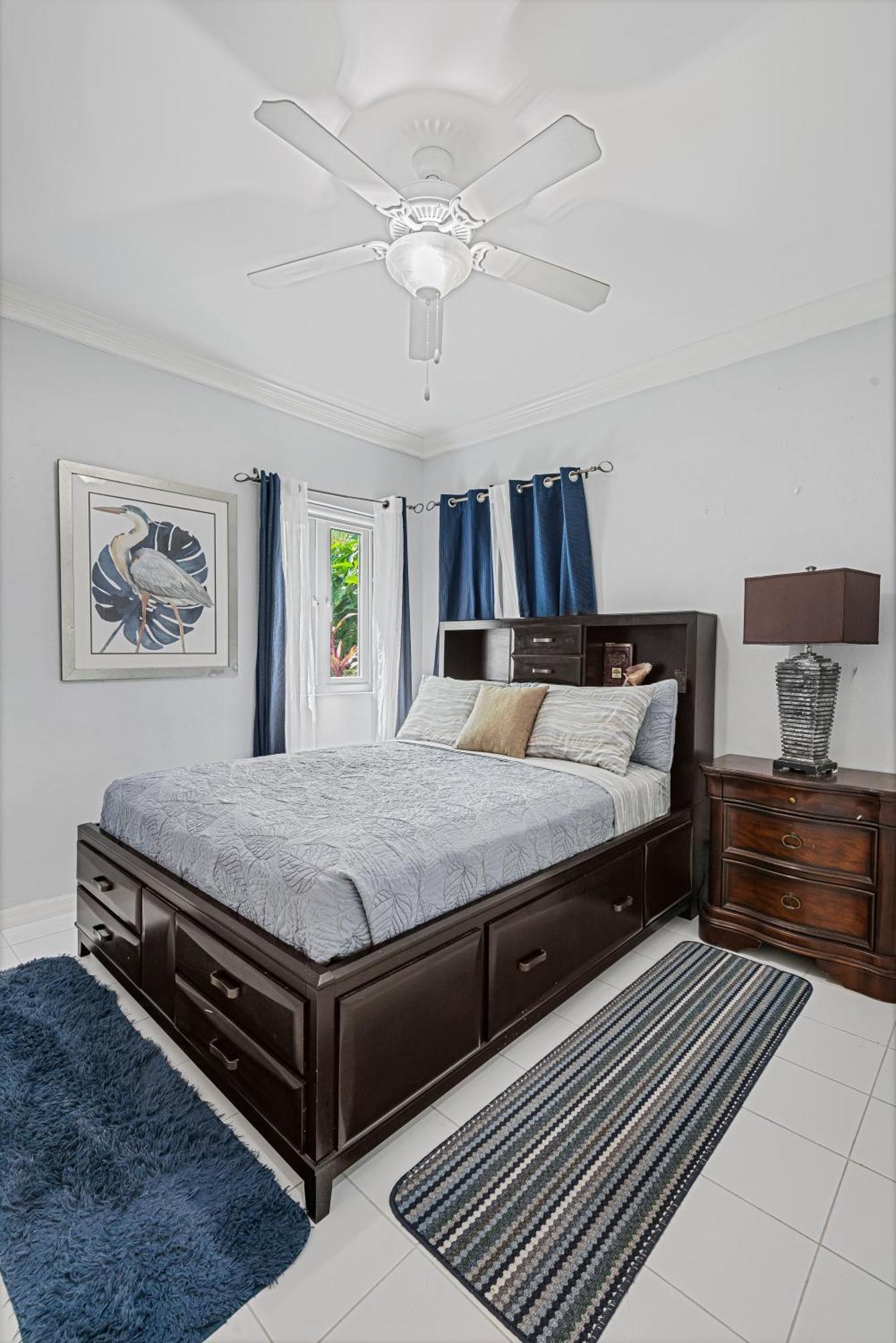 5min Walk From A Spacious In Holiday home *