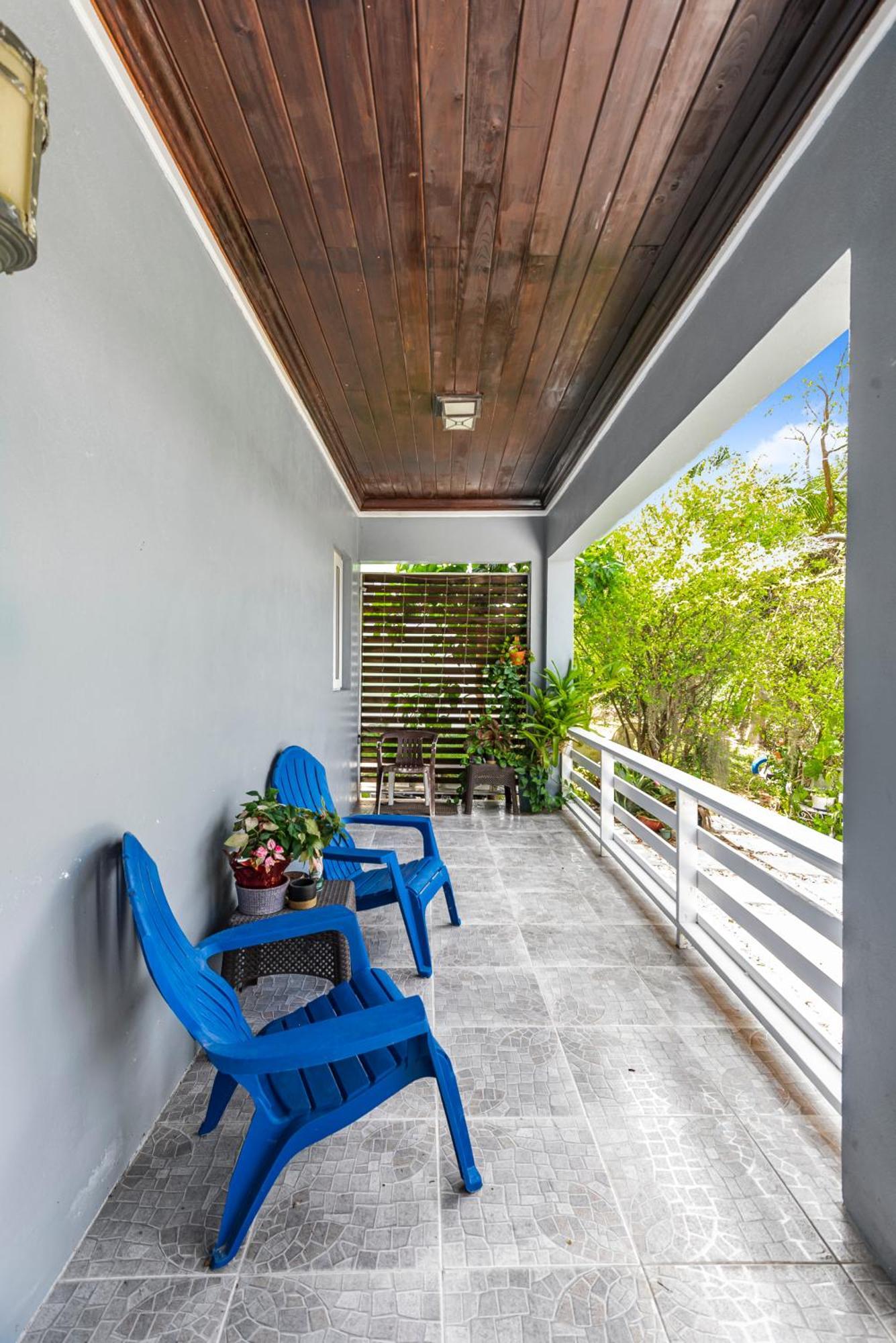 5min Walk From A Spacious In *