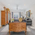 5Min Walk From Love Beach A Spacious Home In Nassau
